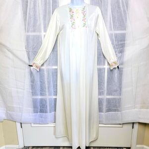 Vintage 60s Dressing Gown Floral Embroidered Peignoir Union Sz M Cottagecore
